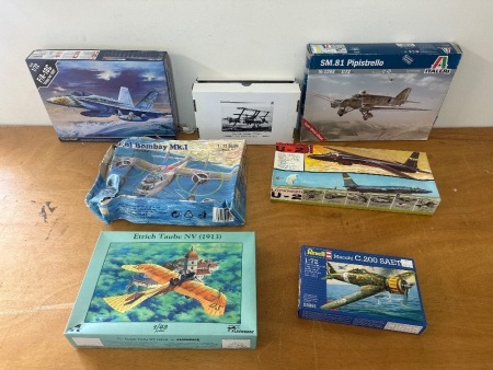 7 x Aeroplane Models
