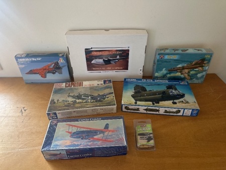 7 x Aeroplane Models