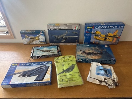 8 x Aeroplane Models