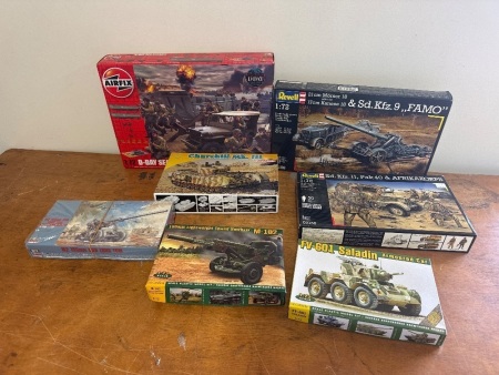 Lot of Gun & Tank Models
