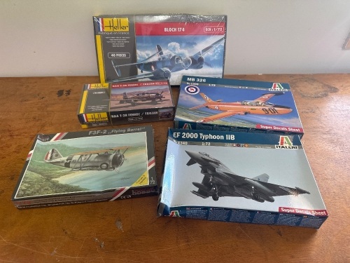 5 x Aeroplane Models