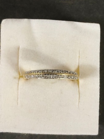 18ct Gold & Double Row Diamond Band