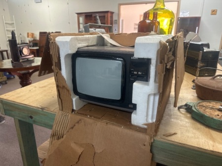 Vintage Philips Natural 24 AC-DC Portable Tv in Orignial Box