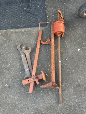 Mixed Tool Lot - Incs 2 Extra Large Spanners, Vintage Red Jack & Vintage Red Malco Oil Pump