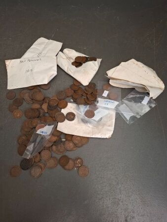 Large Assortment of Antique Australian Half Pennies