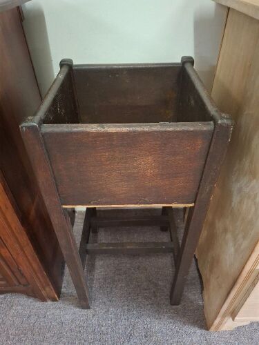 Wooden planter box