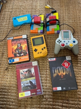Asstd Lot - Nintendo Game Boy, Nintendo DS, 3 Windows DVD Games, Old Skool Jumbo & Tetris Games