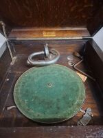 Rexonola upright gramophone - 3
