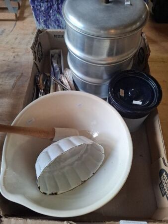 Boxed Lot of Vintage Kitchen Ware