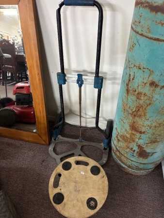 Foldable floor trolley and moving dolly