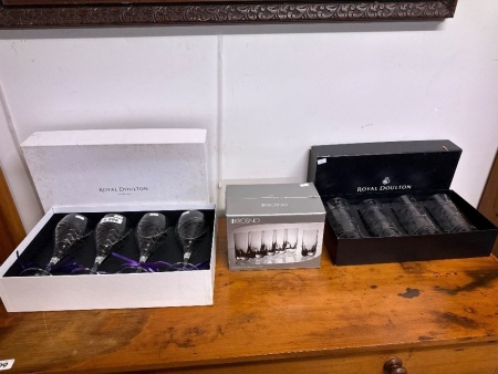 2 boxes of Royal Doulton glasses + Krosno hi-ball glases