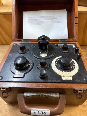 Vintage CAMBRIDGE portable potentometer