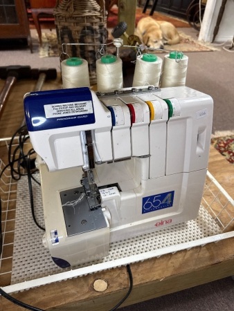 ELNA 654 overlocker