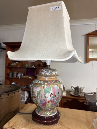 Chinese hand-painted table lamp