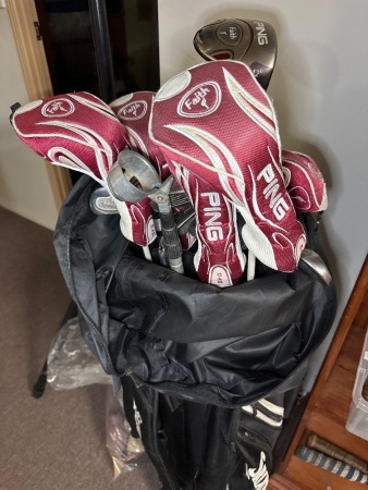 Set of right-handed PING golf glubs