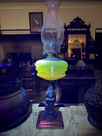 Vintage figural Romeo oil lamp with chimney - metal figurine, brass base - font is possibly manganese