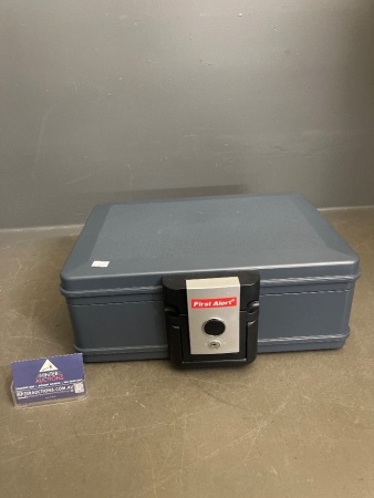 FIRST ALERT fire resistant safe with keys