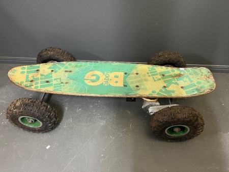 Electric skateboard designed by Fiilk