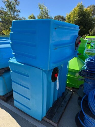3 x 450 Litre rectangle tank blue