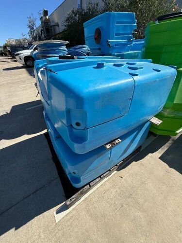 2 x 500 Litre Tank with wash tank blue