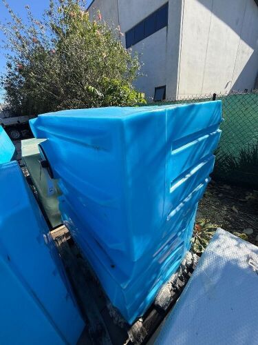 2 x 450 Litre rectangle tank blue
