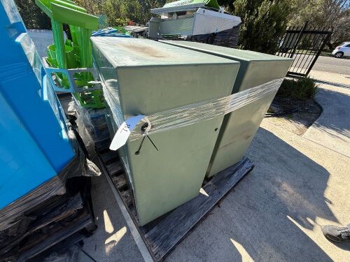 2 x 400 Litre Atlas tanks Green