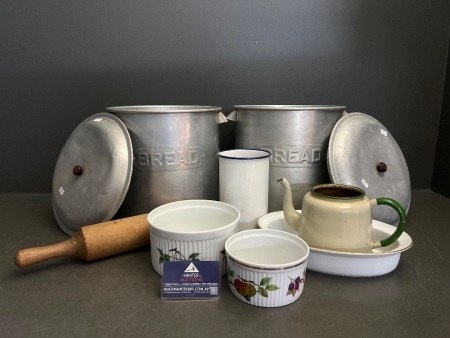 Lot of Kitchenware