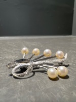 Mikimoto Cultured Pearls Silver Brooch - 2