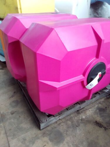 2 x 400 litre tank pink