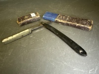 Roxo Cut-Throat Razor in Original Case