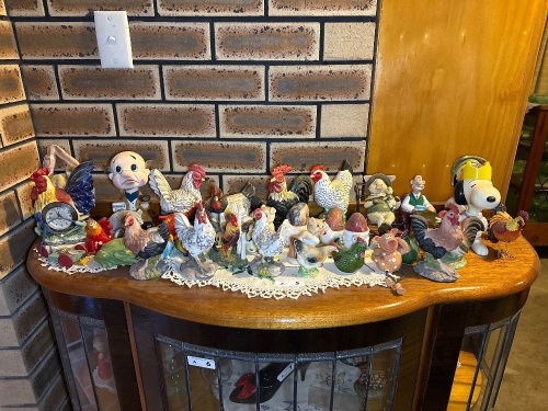 Assorted lot of miniature animal figurines &ndash; plastic, ceramics,