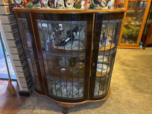 Vintage bow front display cabinet with Leadlight glass and keys