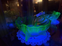Green depression uranium/glow glass bowl