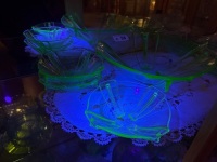 Green depression uranium/glow glass bowl set - 2