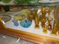 Shelf lot of various coloured glassware - 2
