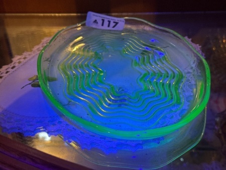 Green uranium/glow depression glass platter