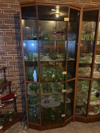 Tall display unit ( QTY CHOICE 127, 128)