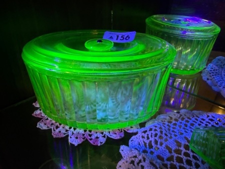 Green uranium/glow glass lidded bowl - knob missing from lid
