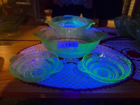 Green uranium/glow glass bowl and dishes
