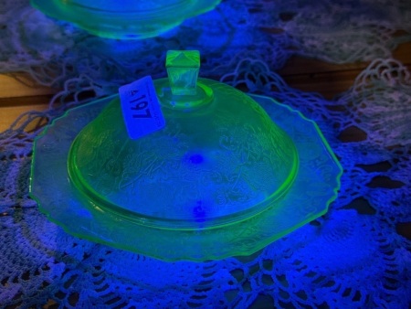Green depression, uranium/glow glass lidded dish