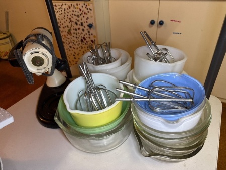Sunbeam mixmaster with a variety of bowls and beaters