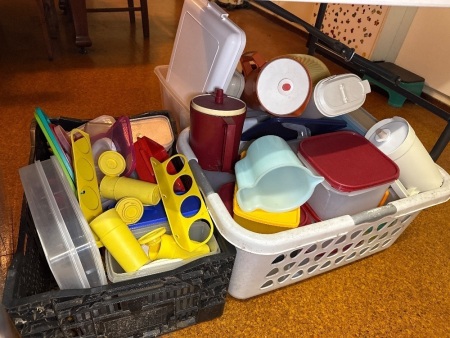 Bulk lot of plastic storage containers, etc