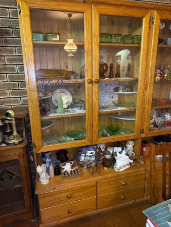Pine kitchen hutch (QTY CHOICE 305, 306)