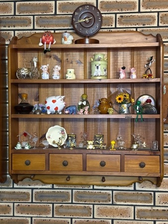 Wall hanging shelving unit (QTY CHOICE 309, 310)