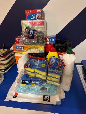 Assorted cleaning/kitchen consumables