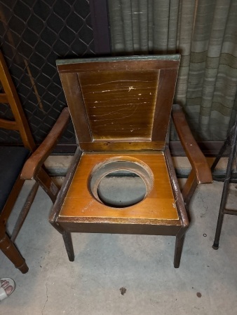 Vintage commode chair