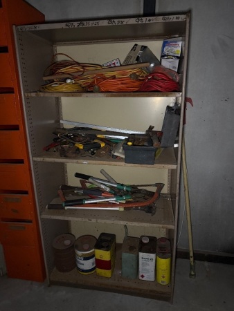 Metal shelving unit