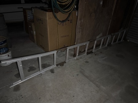 Aluminium combination ladder - needs lubrication in hinges