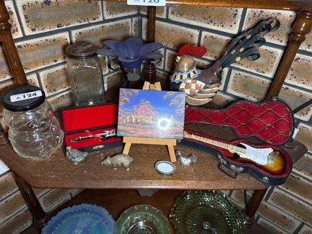 Shelf lot of novelty items