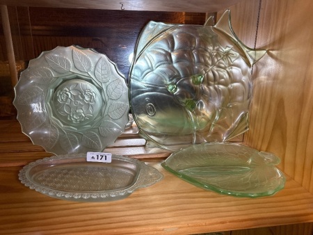 4x Green depression glass serving plates